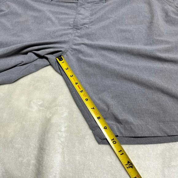 Travis Mathew Performance Golf Shorts Men's 36 Gray Lightweight Wicking Chino - Picture 6 of 8